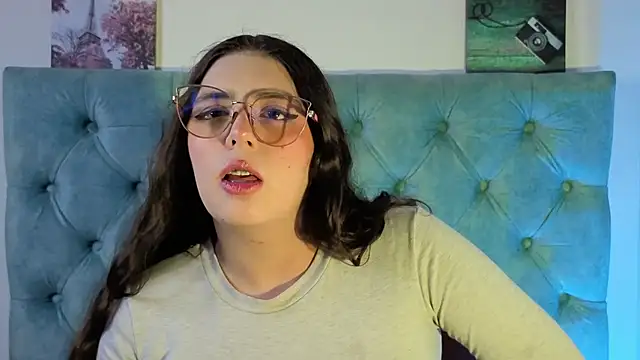 Paola Lyon  online show from September 2025 06:55:01 PM