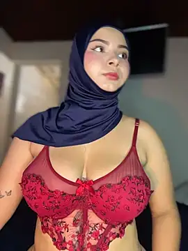 Snapshot of aneesa_darzi chatting on June 2026 05:00:01 PM aneesa darzi online show from June 2026 05:00:01 PM