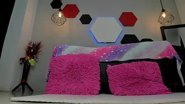 martinaclark online show from September 2025 03:45:02 AM