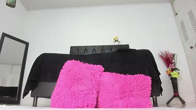 martinaclark online show from June 2026 03:29:02 AM