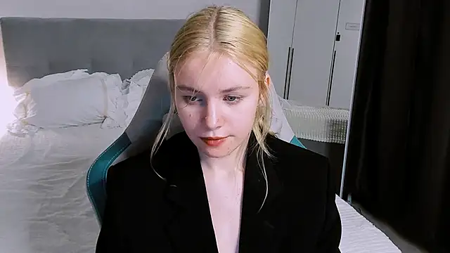 Snapshot of FapClubFamm chatting on November 2025 05:57:02 PM FapClubFamm online show from November 2025 05:57:02 PM