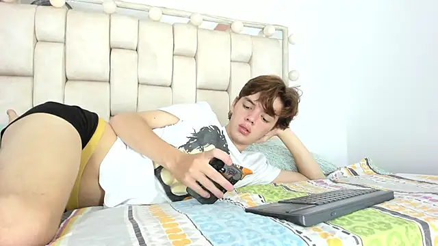 Snapshot of daniel_hot03 chatting on November 2025 02:38:02 PM daniel hot03 online show from November 2025 02:38:02 PM