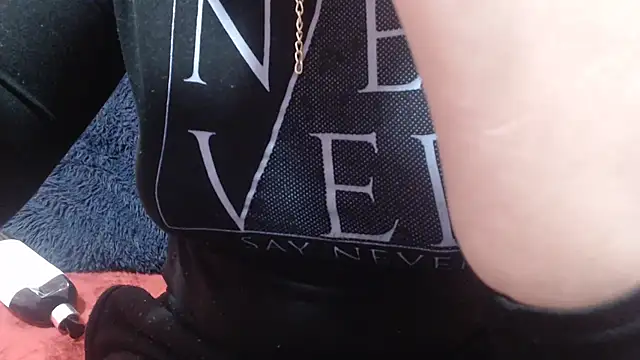 Snapshot of nadescomthxx chatting on October 2025 04:19:01 PM nadescomthxx online show from October 2025 04:19:01 PM