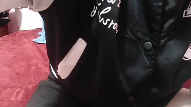 Snapshot of nadescomthxx chatting on October 2025 01:45:02 PM nadescomthxx online show from October 2025 01:45:02 PM