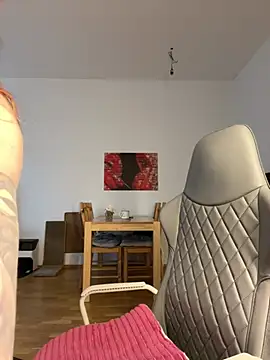 Snapshot of Mona-Peaches chatting on December 2024 12:23:02 PM Mona-Peaches online show from December 2024 12:23:02 PM