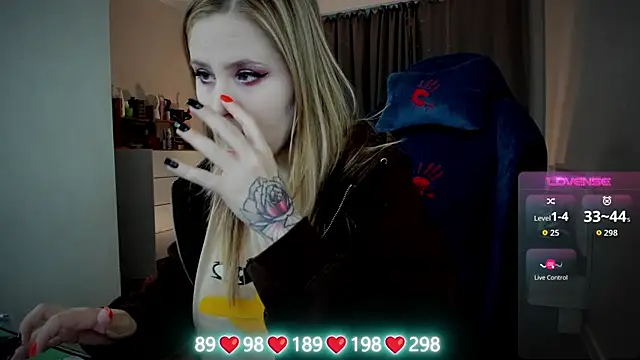 Olivia Munk online show from September 2025 05:02:02 AM