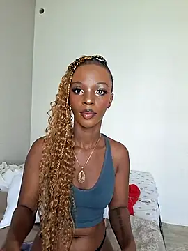 Snapshot of Kamdollie chatting on November 2025 07:22:01 AM Kamdollie online show from November 2025 07:22:01 AM