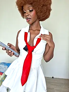 Snapshot of Kamdollie chatting on December 2025 07:36:01 AM Kamdollie online show from December 2025 07:36:01 AM