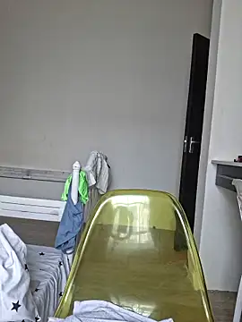 Snapshot of Kamdollie chatting on December 2025 07:28:02 AM Kamdollie online show from December 2025 07:28:02 AM