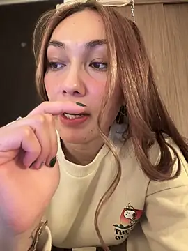 Snapshot of MichelleFerry_ chatting on February 2025 05:07:02 AM MichelleFerry online show from February 2025 05:07:02 AM