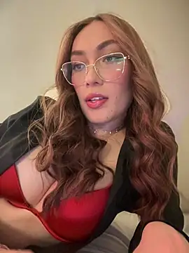 Snapshot of MichelleFerry_ chatting on February 2025 04:05:01 AM MichelleFerry online show from February 2025 04:05:01 AM