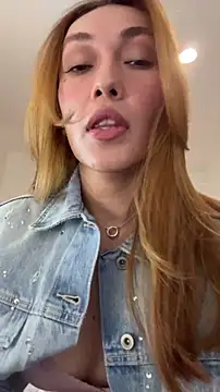 Snapshot of MichelleFerry_ chatting on November 2025 02:10:02 AM MichelleFerry online show from November 2025 02:10:02 AM