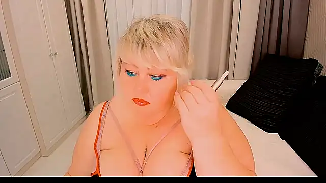 Snapshot of BIGTITSBBW chatting on September 2025 06:24:02 PM BIGTITSBBW online show from September 2025 06:24:02 PM