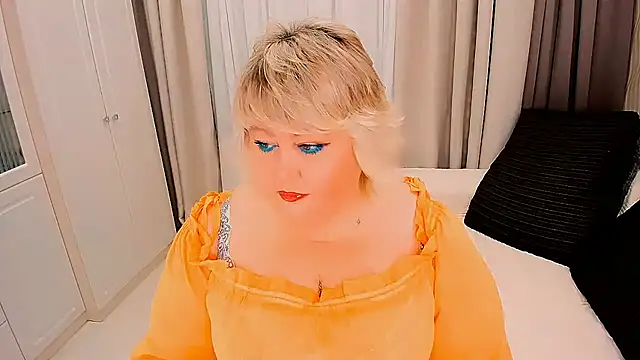 Snapshot of BIGTITSBBW chatting on October 2025 07:05:02 AM BIGTITSBBW online show from October 2025 07:05:02 AM