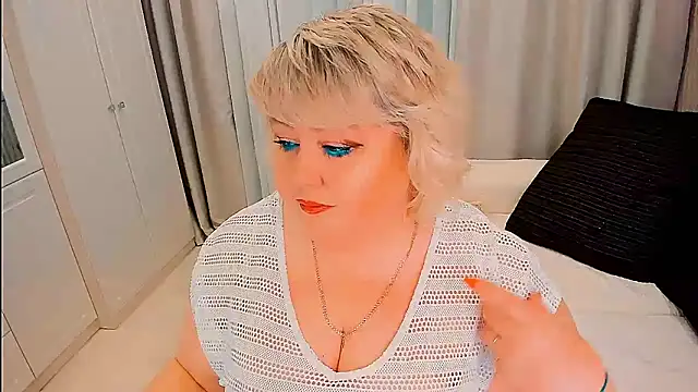 BIGTITSBBW online show from April 2026 07:00:02 PM
