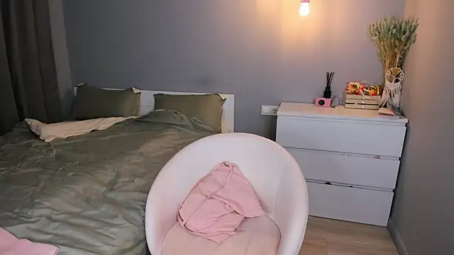 missliiaa online show from October 2025 03:11:02 PM