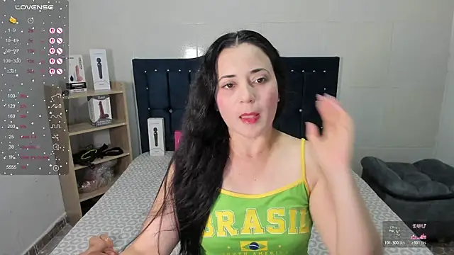 Snapshot of Perverse_Kim chatting on December 2025 11:00:02 PM Perverse Kim online show from December 2025 11:00:02 PM