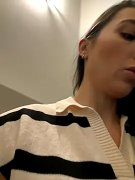 AnnaCastillo  online show from October 2025 10:52:01 PM