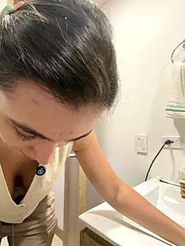 AnnaCastillo  online show from January 2026 09:09:01 PM