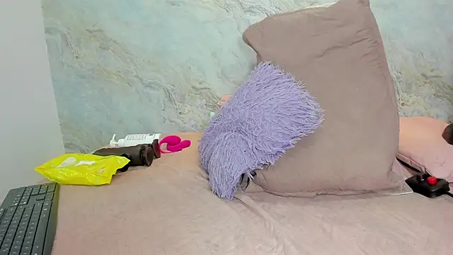 jones maddy  online show from January 2025 11:59:01 AM