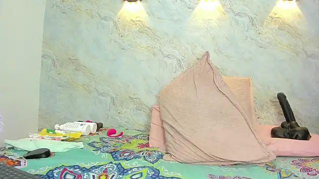 jones maddy  online show from March 2025 11:56:01 AM