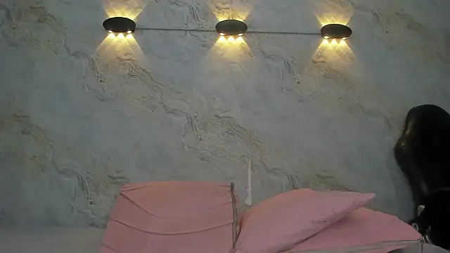 jones maddy  online show from March 2025 12:02:02 PM