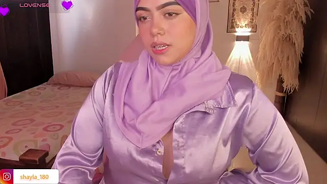 Snapshot of shayla_18 chatting on October 2025 08:18:01 PM shayla 18 online show from October 2025 08:18:01 PM