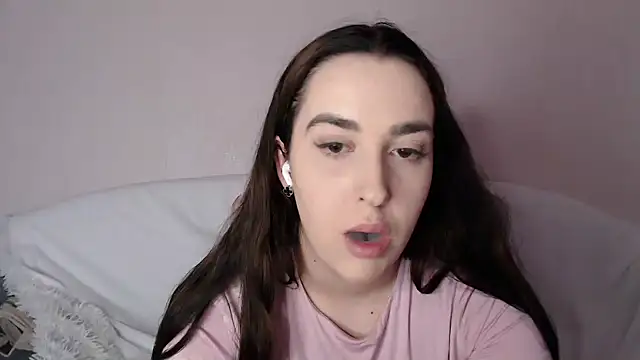 Snapshot of vitalina_freedom chatting on March 2025 02:14:01 PM vitalina freedom online show from March 2025 02:14:01 PM