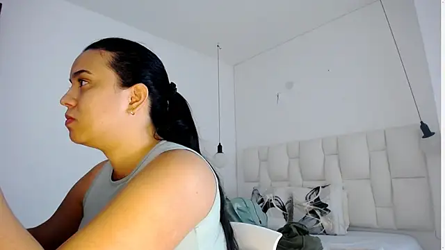 tiffany  pink online show from October 2025 09:02:01 PM