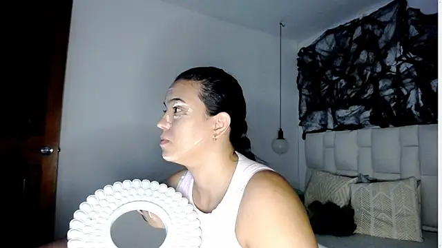 tiffany  pink online show from October 2025 08:31:02 PM