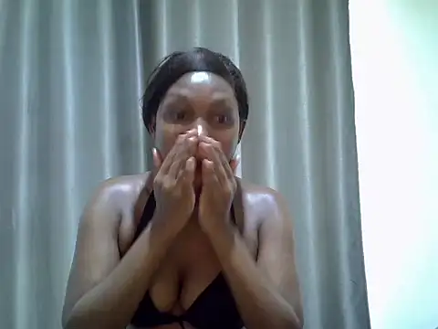 Snapshot of East_queen chatting on September 2025 09:09:02 AM East queen online show from September 2025 09:09:02 AM
