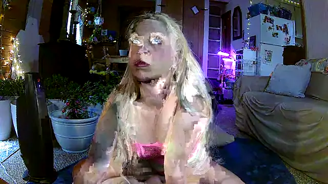 lyra rose online show from April 2026 06:39:01 PM