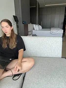 Snapshot of Nura_n_Sarah chatting on October 2025 04:00:02 AM Nura n Sarah online show from October 2025 04:00:02 AM