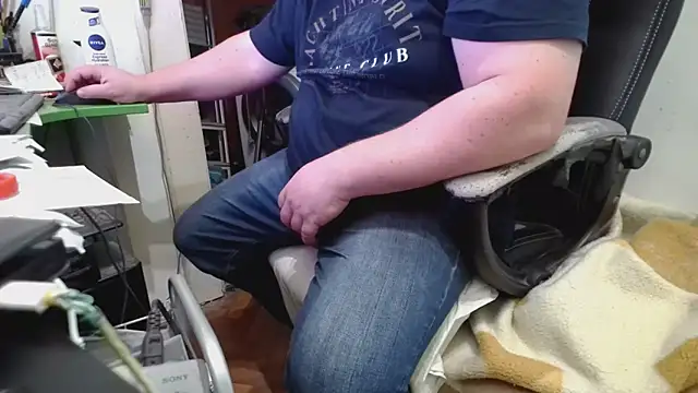 Snapshot of tipko123 chatting on October 2025 02:06:02 PM tipko123 online show from October 2025 02:06:02 PM