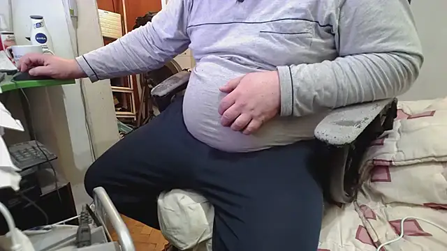 Snapshot of tipko123 chatting on November 2025 04:29:02 PM tipko123 online show from November 2025 04:29:02 PM