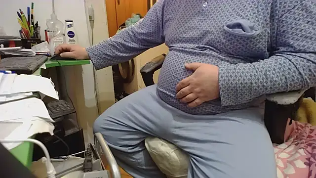 Snapshot of tipko123 chatting on December 2025 04:14:02 PM tipko123 online show from December 2025 04:14:02 PM