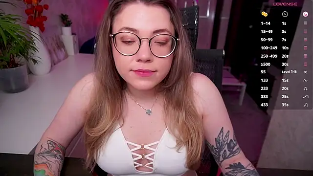 Snapshot of RemyCute chatting on May 2026 01:38:02 PM RemyCute online show from May 2026 01:38:02 PM