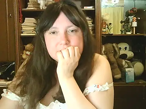 Snapshot of CarrieQPeach chatting on May 2026 10:51:02 PM CarrieQPeach online show from May 2026 10:51:02 PM