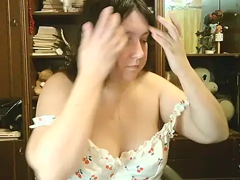 Snapshot of CarrieQPeach chatting on May 2026 07:23:02 PM CarrieQPeach online show from May 2026 07:23:02 PM