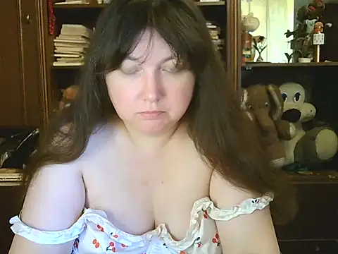 Snapshot of CarrieQPeach chatting on May 2026 12:00:02 PM CarrieQPeach online show from May 2026 12:00:02 PM