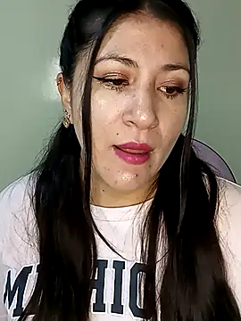 nammy  dirtyhott online show from November 2025 01:33:02 PM