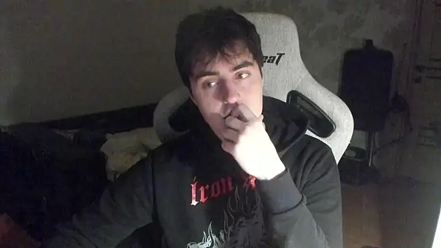 Snapshot of Knuckles17 chatting on February 2026 01:45:01 AM Knuckles17 online show from February 2026 01:45:01 AM