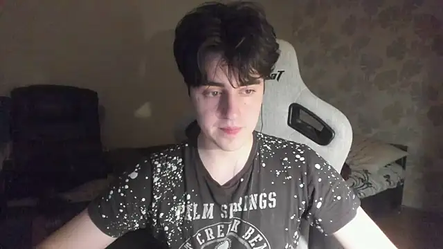 Snapshot of Knuckles17 chatting on June 2026 11:02:02 PM Knuckles17 online show from June 2026 11:02:02 PM