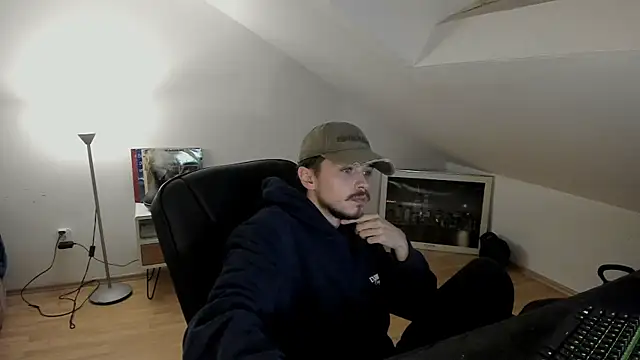 naked psy online show from October 2025 11:10:02 PM