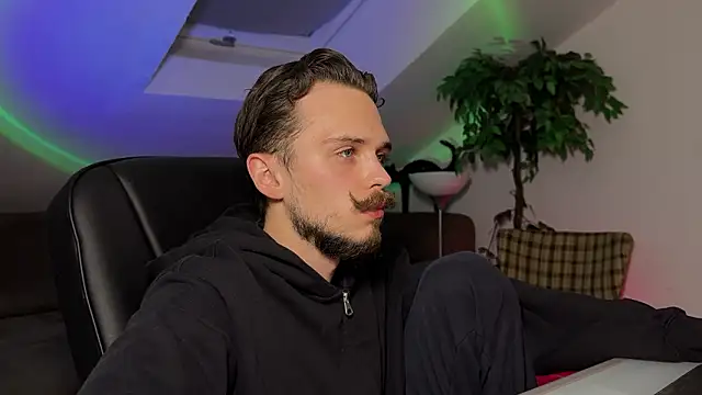 naked psy online show from March 2026 08:21:02 PM