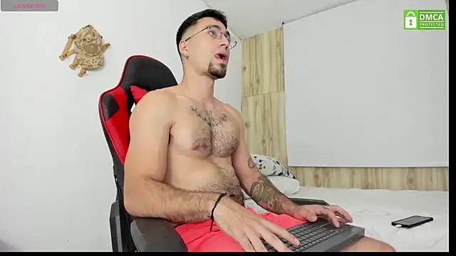 Snapshot of lil_faker420 chatting on January 2025 11:52:02 PM lil faker420 online show from January 2025 11:52:02 PM