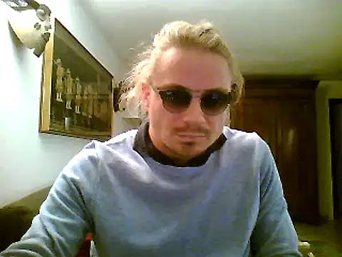 Snapshot of maciste26 chatting on December 2024 08:37:02 PM maciste26 online show from December 2024 08:37:02 PM