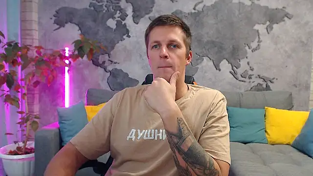 Snapshot of VikingChrisss chatting on November 2025 11:32:02 AM VikingChrisss online show from November 2025 11:32:02 AM