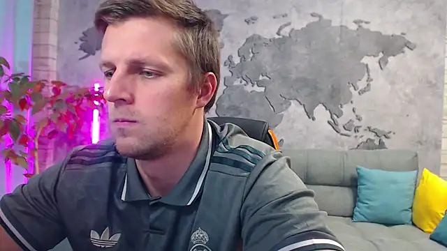 Snapshot of VikingChrisss chatting on December 2025 11:30:02 AM VikingChrisss online show from December 2025 11:30:02 AM