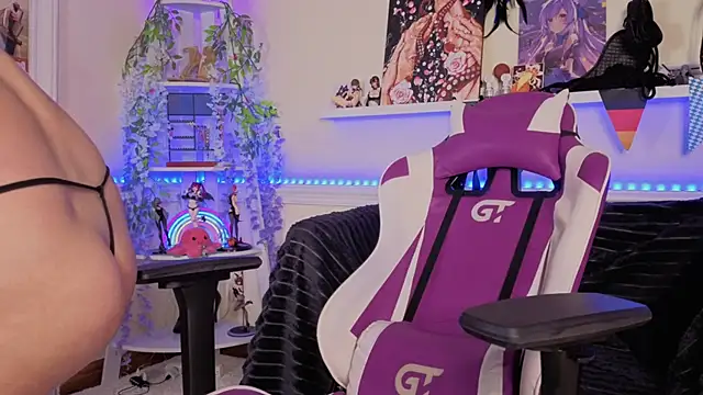 Snapshot of EvaTyrell chatting on October 2025 01:00:02 PM EvaTyrell online show from October 2025 01:00:02 PM